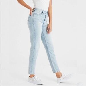 American Eagle Light Wash Distressed Mom Jeans Size 4